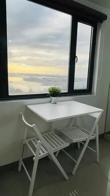 Appartement 2Br W/ Balcony Manila Bay View